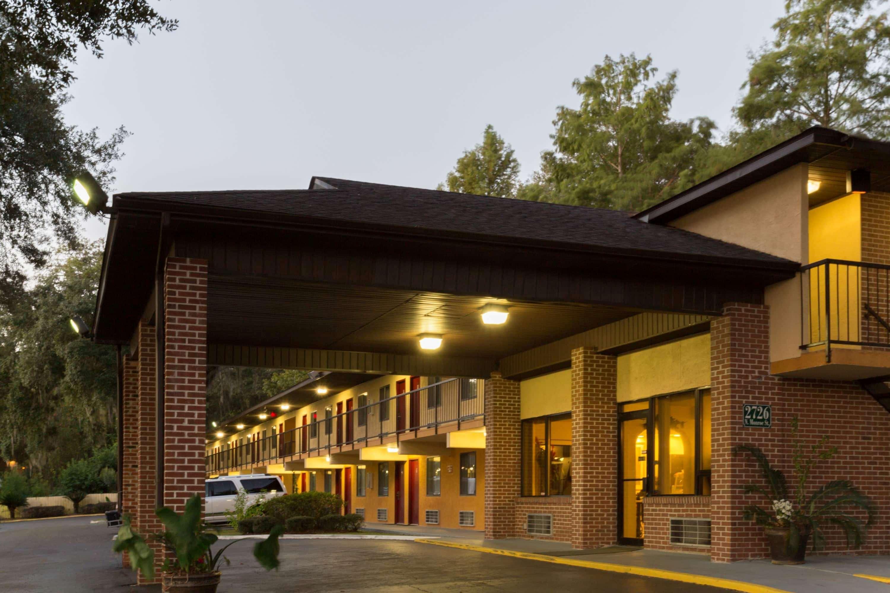 Howard Johnson By Wyndham Tallahassee Dış mekan fotoğraf