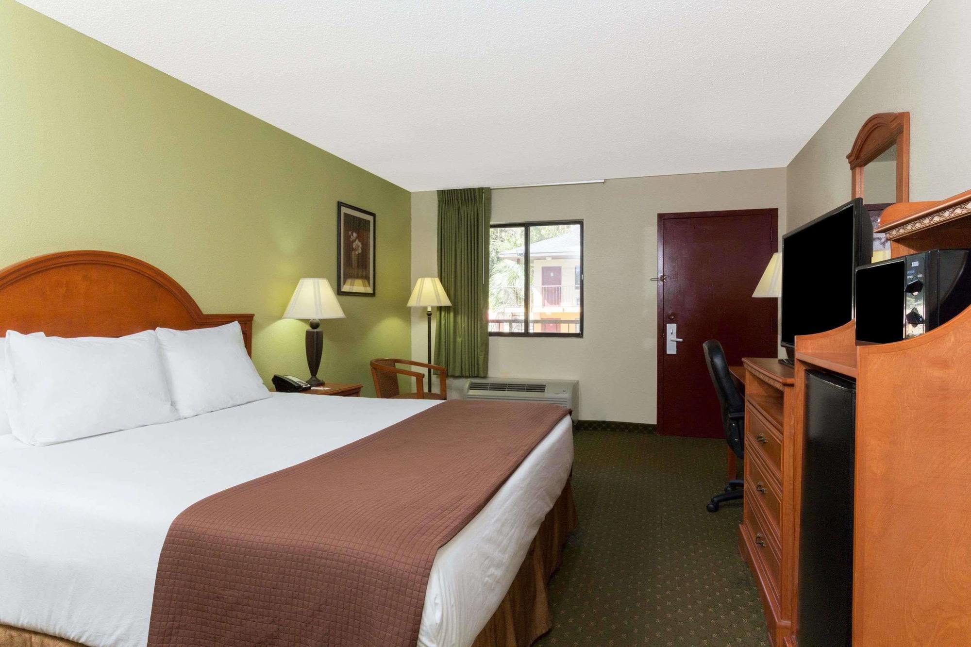 Howard Johnson By Wyndham Tallahassee Dış mekan fotoğraf